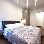 G E G Apartment *